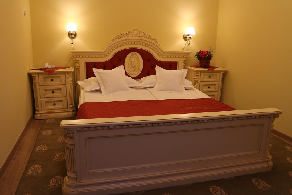 Hotel Astoria Satu Mare Buitenkant foto