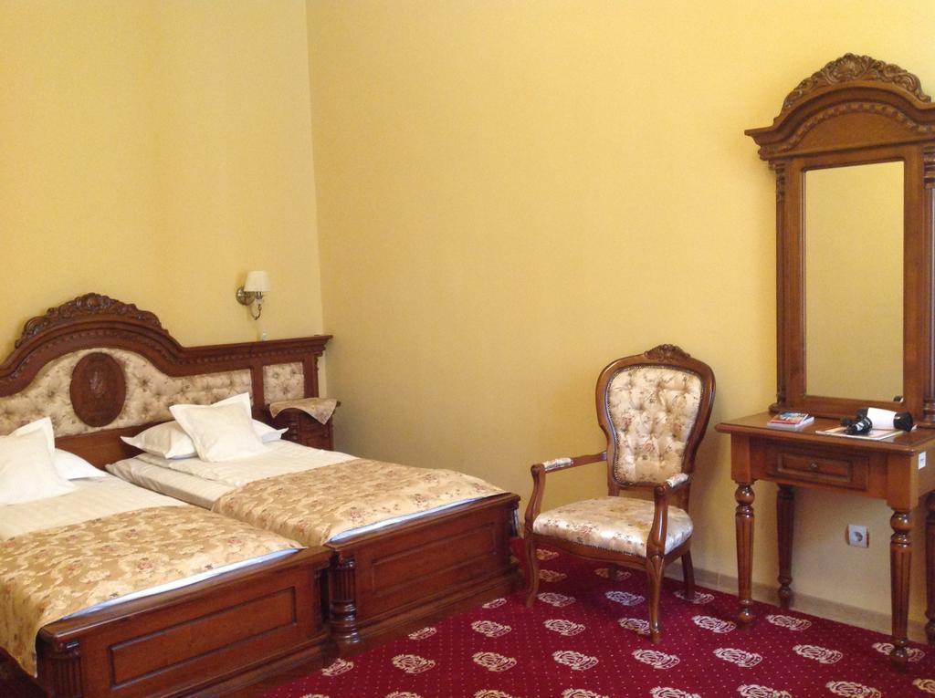 Hotel Astoria Satu Mare Buitenkant foto