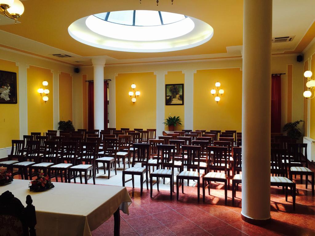 Hotel Astoria Satu Mare Buitenkant foto