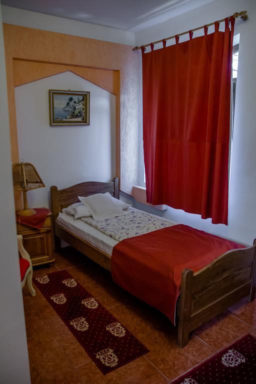 Hotel Astoria Satu Mare Buitenkant foto