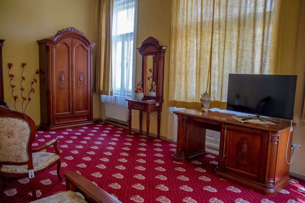 Hotel Astoria Satu Mare Buitenkant foto