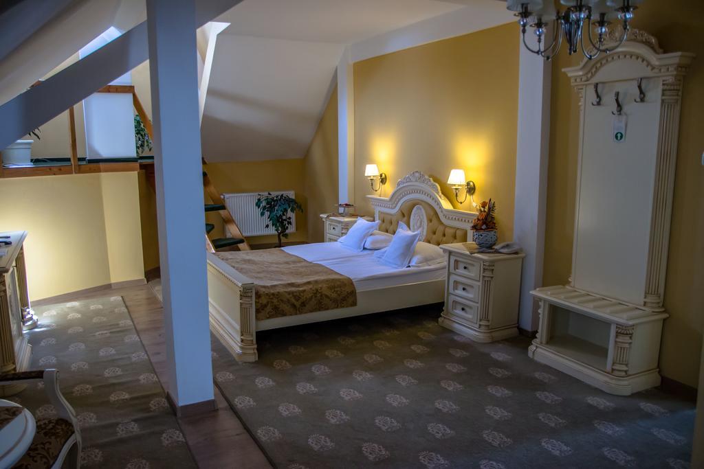 Hotel Astoria Satu Mare Buitenkant foto