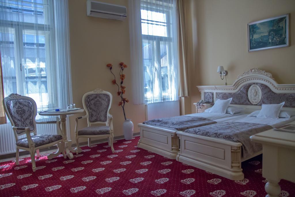 Hotel Astoria Satu Mare Buitenkant foto