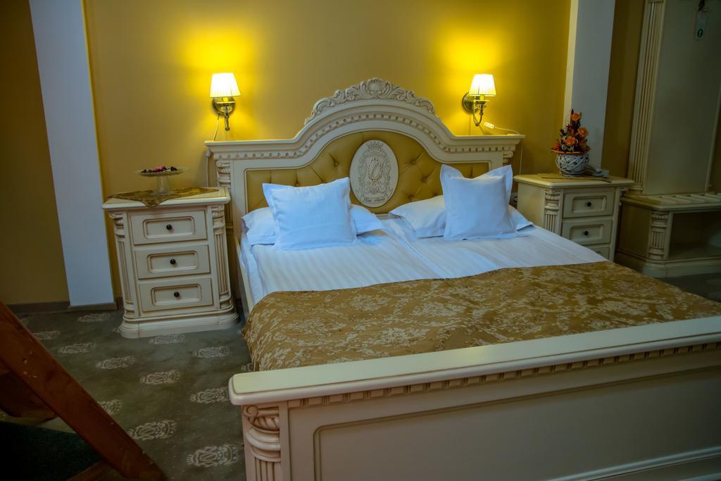Hotel Astoria Satu Mare Buitenkant foto