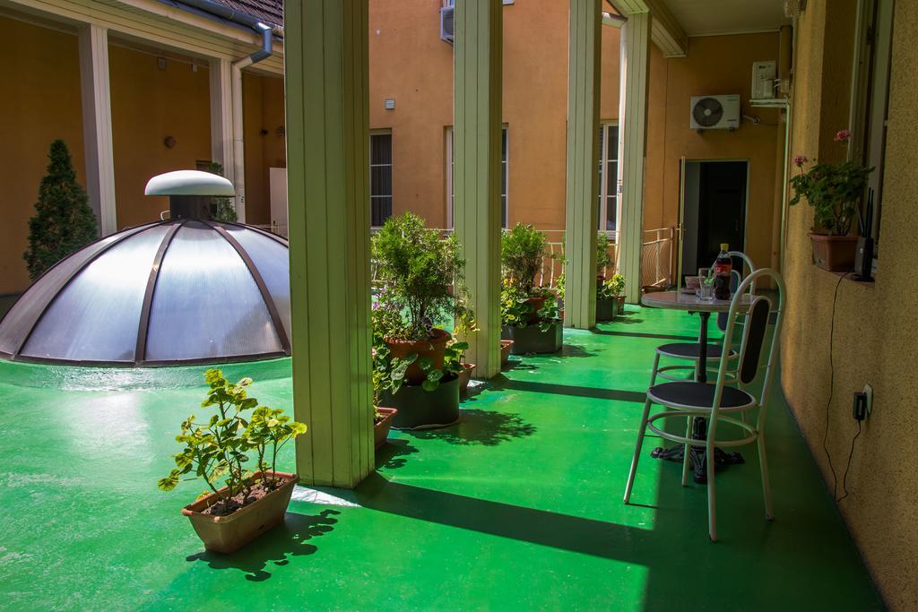Hotel Astoria Satu Mare Buitenkant foto