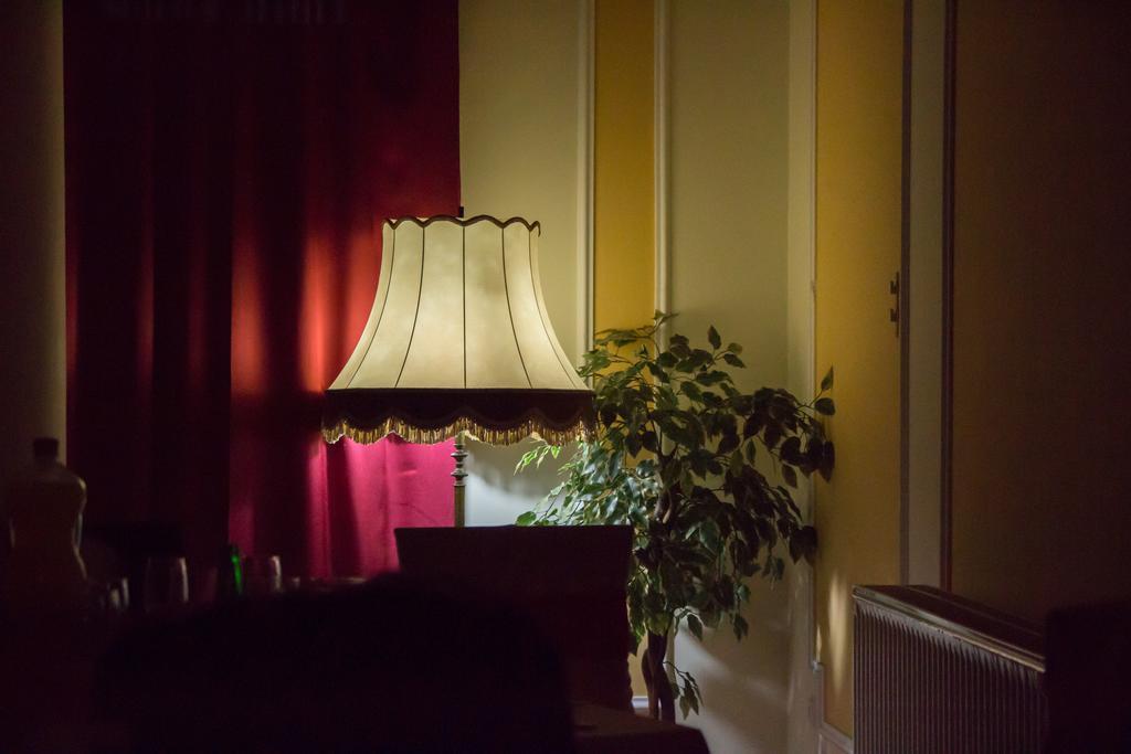 Hotel Astoria Satu Mare Buitenkant foto